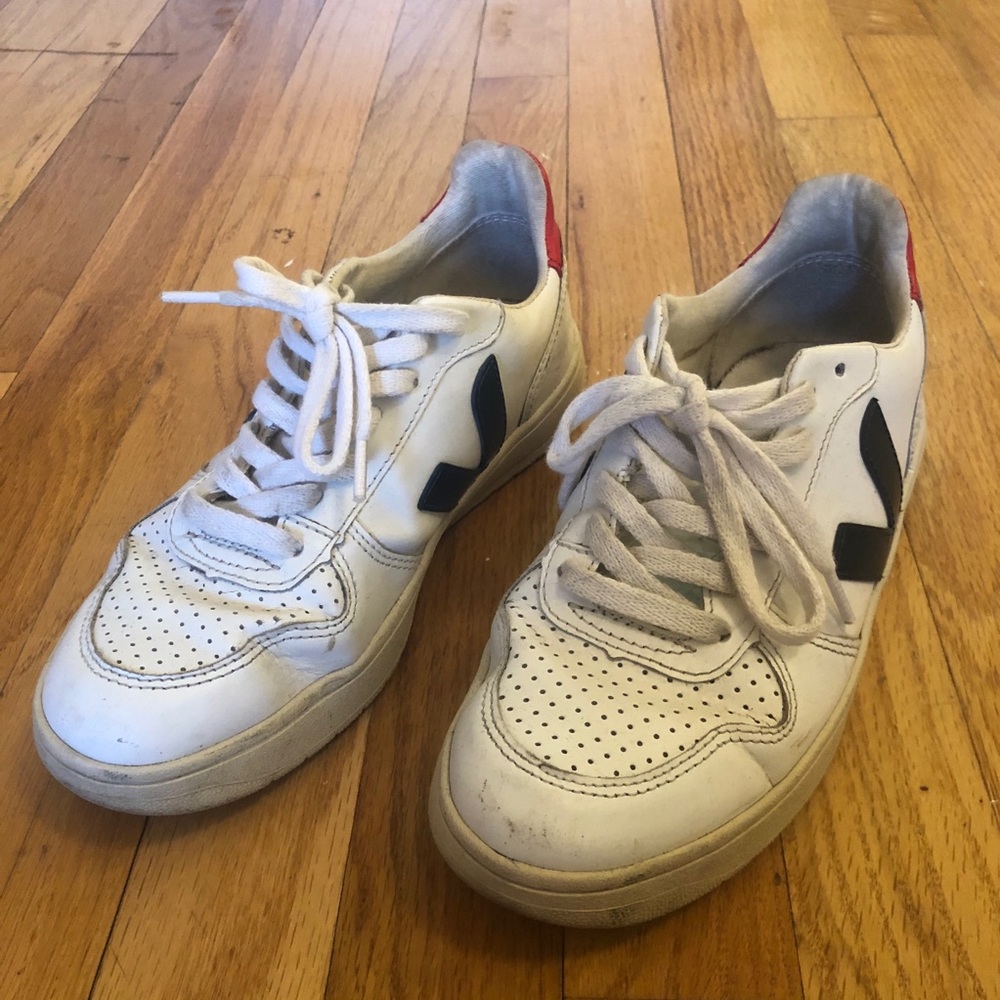 Veja V-10 Sneakers, 36
